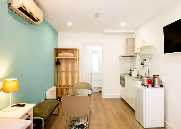 Moncloa Room Apartments