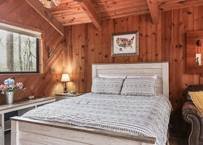 Azalea Pine Bungalow