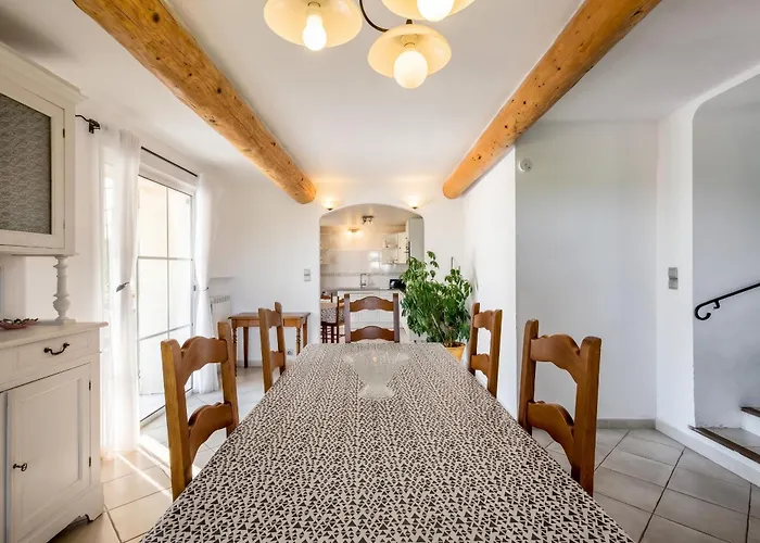 Villa de 3 chambres avec piscine privee jardin amenage et wifi a La Tour d'Aigues