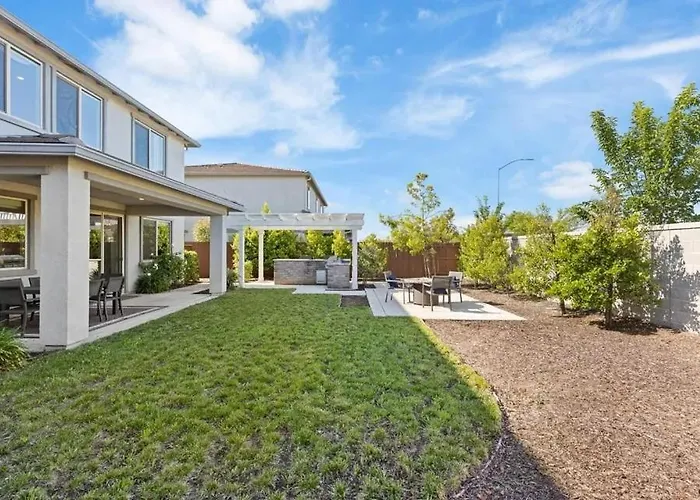 Cozy Roseville Home