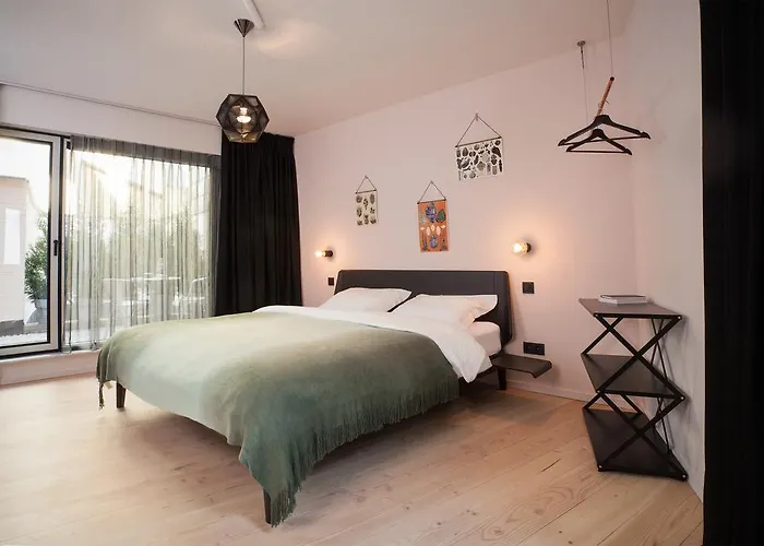 Luxury hotel only: B&B Lucy In The Sky