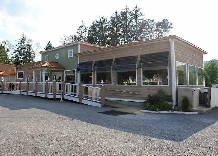 Lake Front Hotel