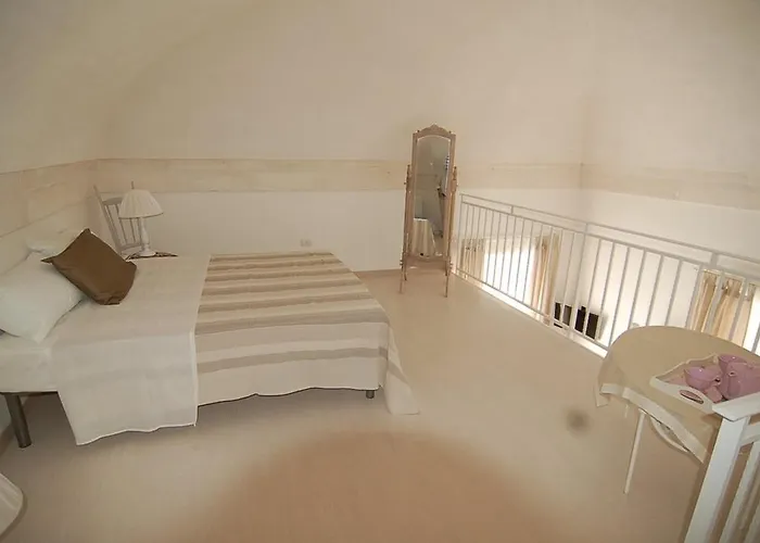 La villa: Domus Alba