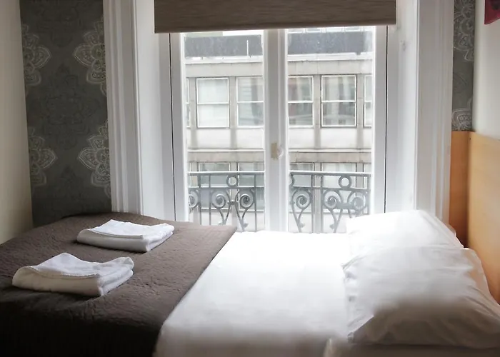 B&B: Metro Hotel