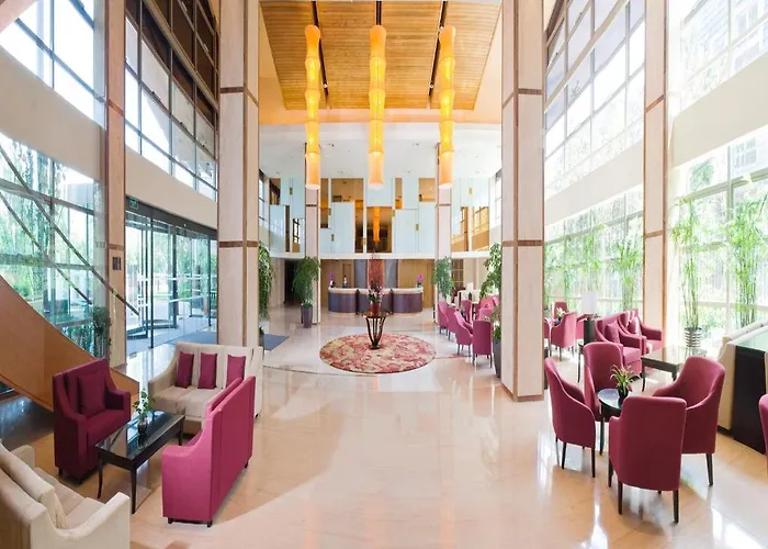 Airport Hotel: Days Inn Business Place Longwan Beijing