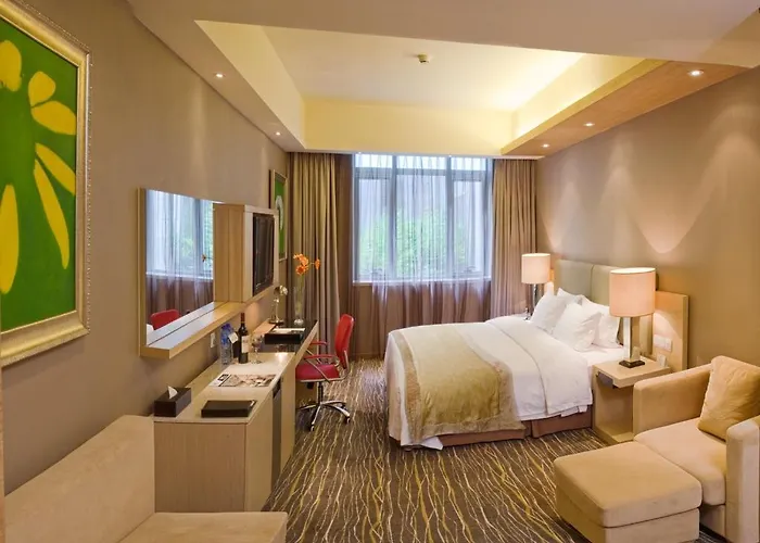 Airport Hotel: Days Inn Business Place Longwan Beijing