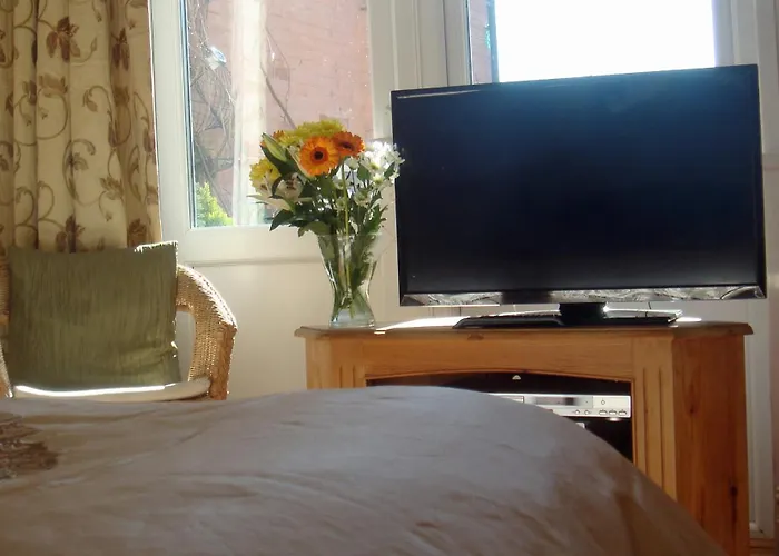 Pension Guide Harlequin Guest House With Parking