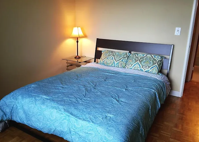 Downtown 1 Bedroom Apartment 18H