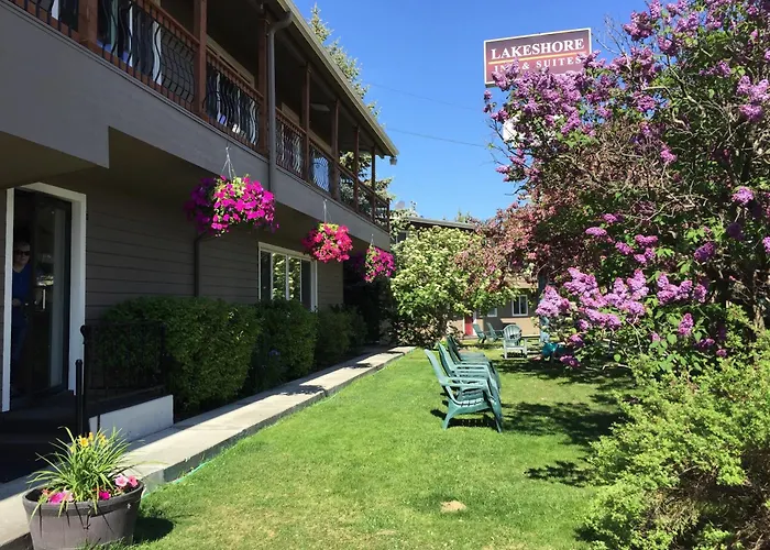 Motels Lakeshore Inn & Suites