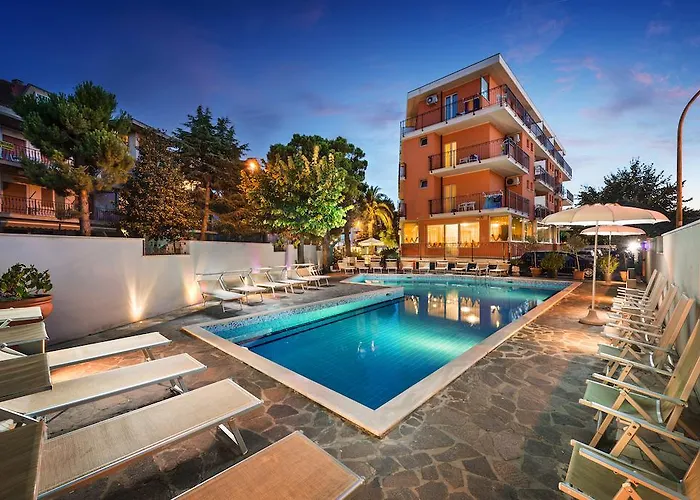 Hotel Con Piscina Fenix