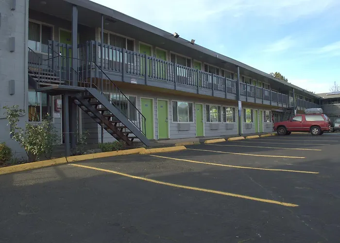 Banfield Motel