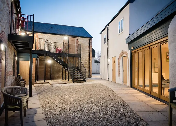 Pet Friendly hotel: Helen Browning'S Royal Oak