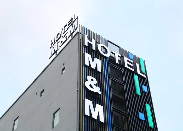 M&M