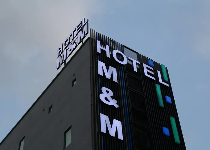 M&M