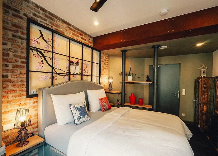 36 Pho Co & Suites
