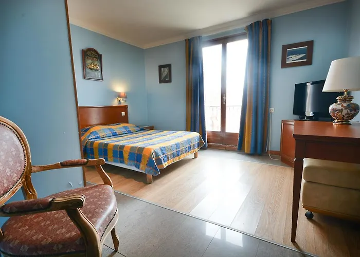 Baccarat Hostel