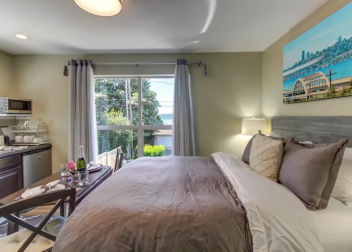 Blue Angels Room Mercer Island