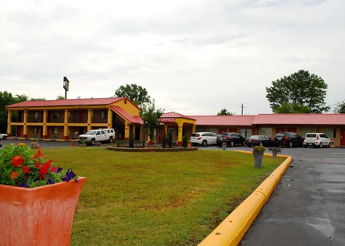 Motel: Duffys Motel - Calhoun