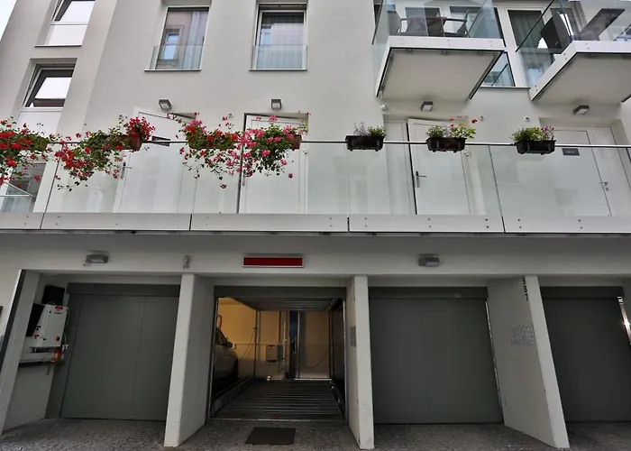 James Hotel & Apartments