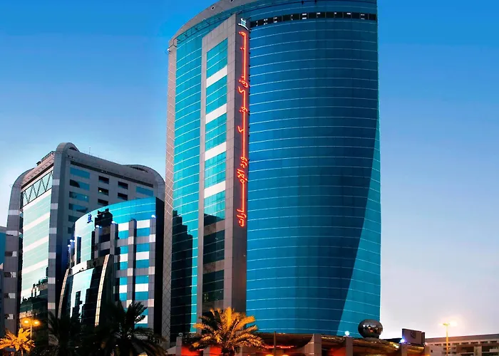 Hotel with pool: Emirates Concorde Hotel & Apartments