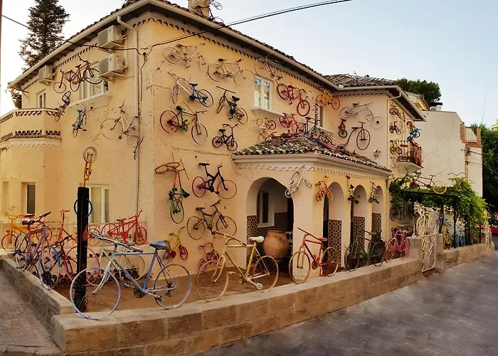 Resort: La Casa De Las Bicicletas