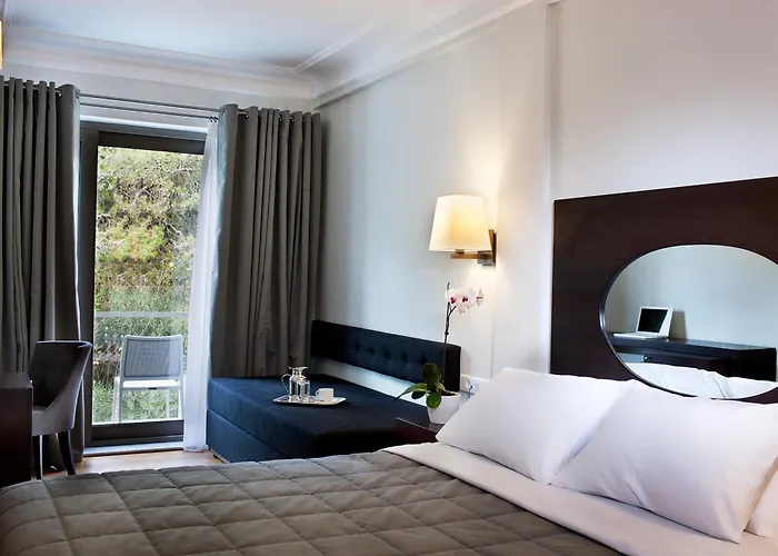 Dog friendly hotels Acropolis Hill