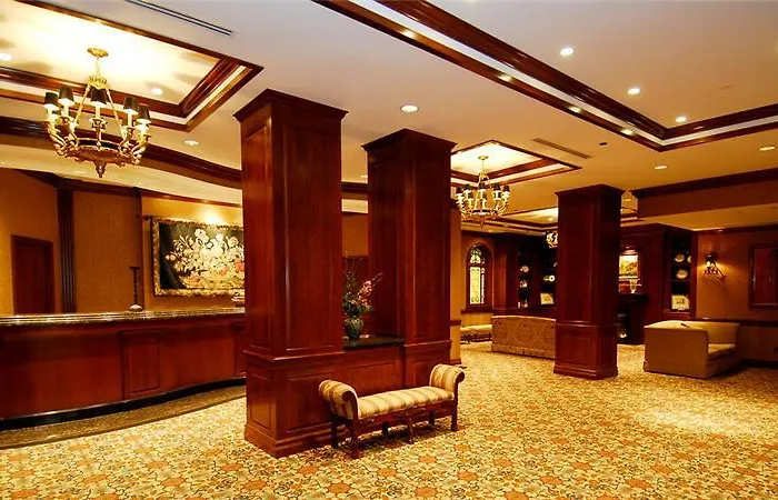 The Seneca Hotel & Suites