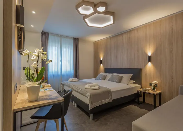 Hotel romantico: Tourist Hotel