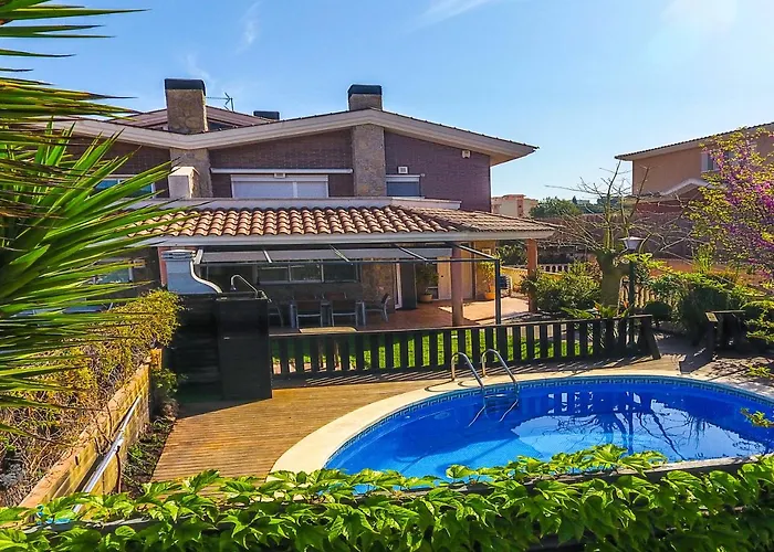 Villa con piscina: Alojamiento Villa Moles