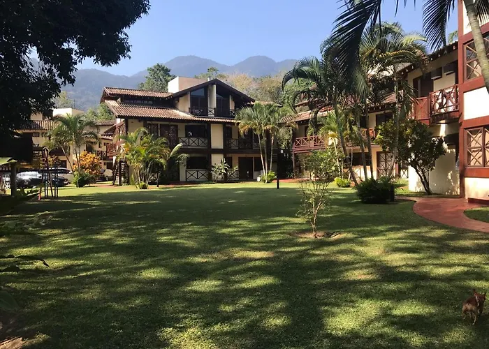 Pousada com piscina: Linda Casa Condomínio Maresias