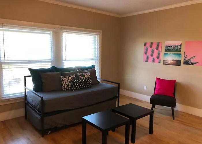 The Awesome Hollywood Stay