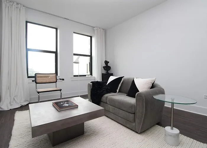 Frontdesk Dashing 1 Bedroom Apt Near The Smart Museum