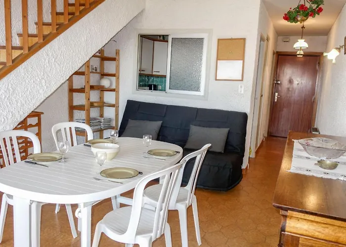 Apartment Les Trinquetttes By Interhome