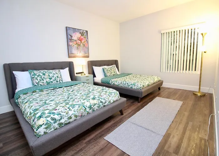 La Westwood Deluxe Suites | Free Parking | 2Br&2Bt