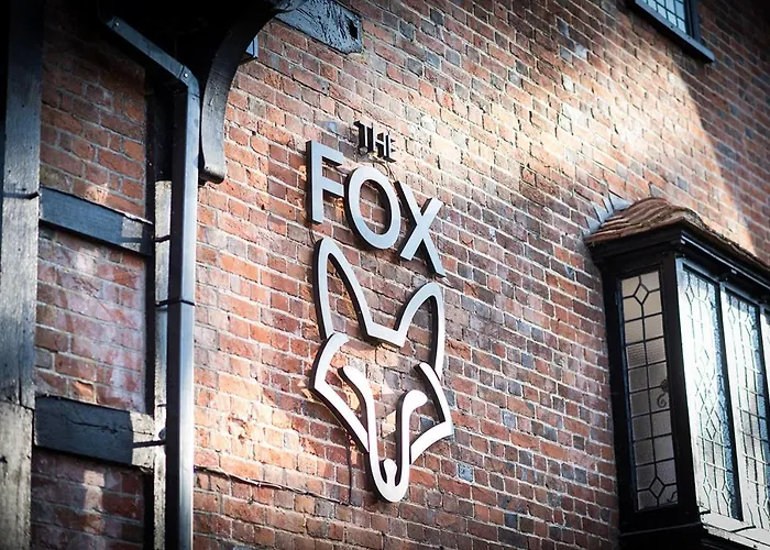 Family Hotel: The Fox