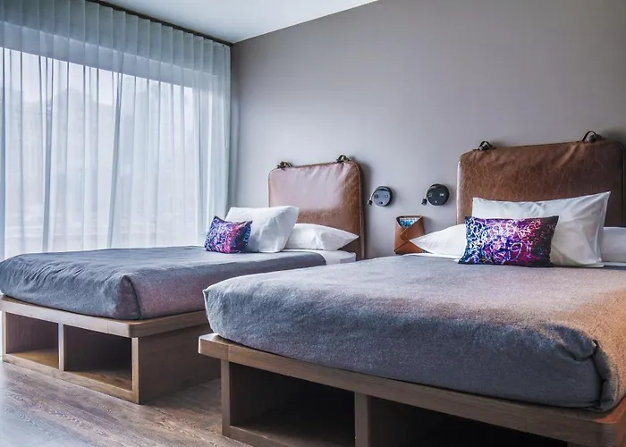 Moxy Chicago Downtown