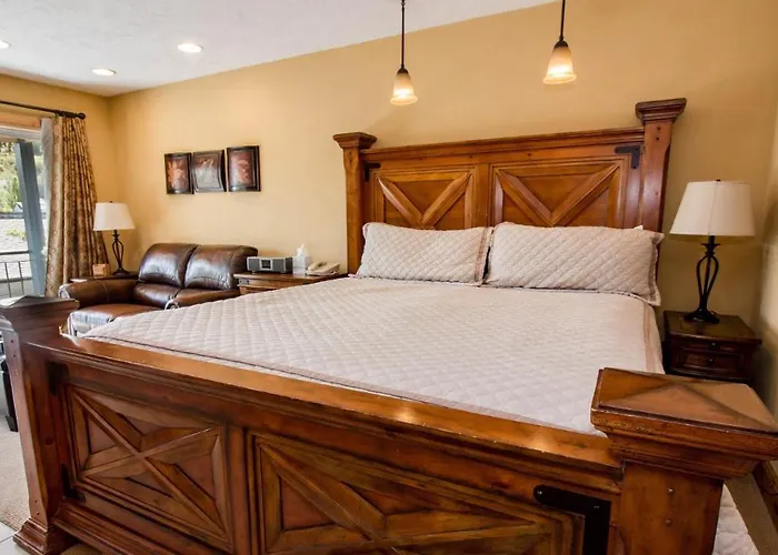 Cheap hotel: Treasure Mountain Inn