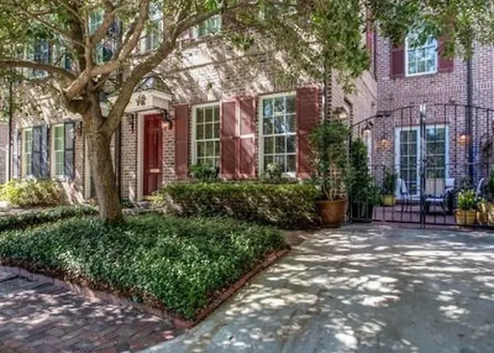 Beautiful 3Bed Townhome In Historic Downtown Savannah