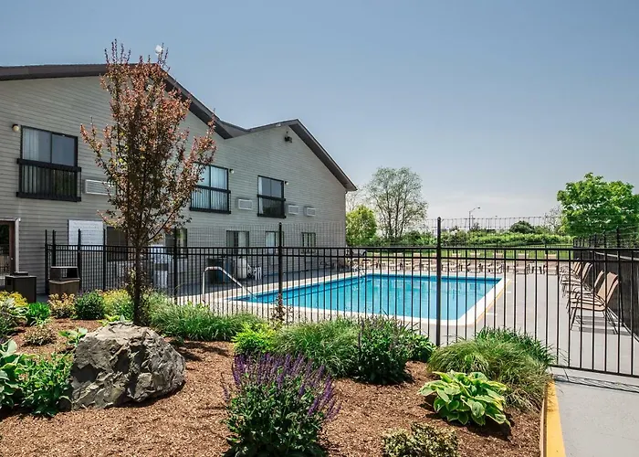 Cheap hotel: Mainstay Hotel And Conference Center