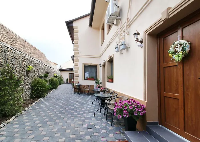 Select House