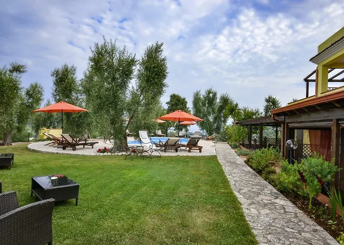 La villa: Parco dei Limoni