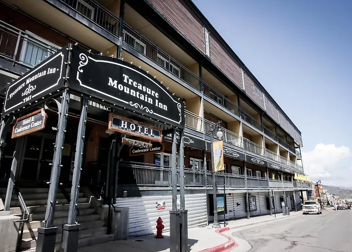 Cheap hotel: Treasure Mountain Inn