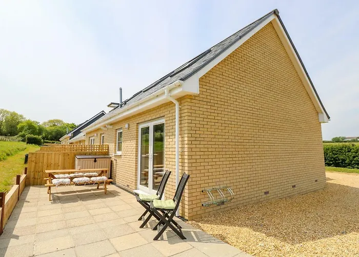 6 Yarmouth Cottages