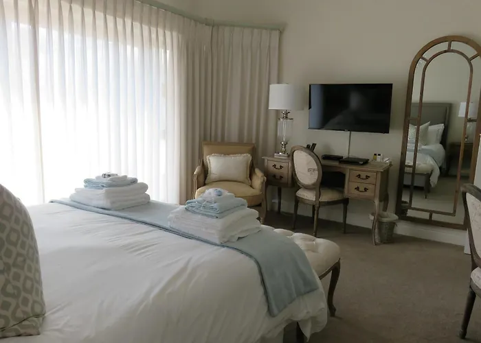 Family Hotel: Island Way Villa