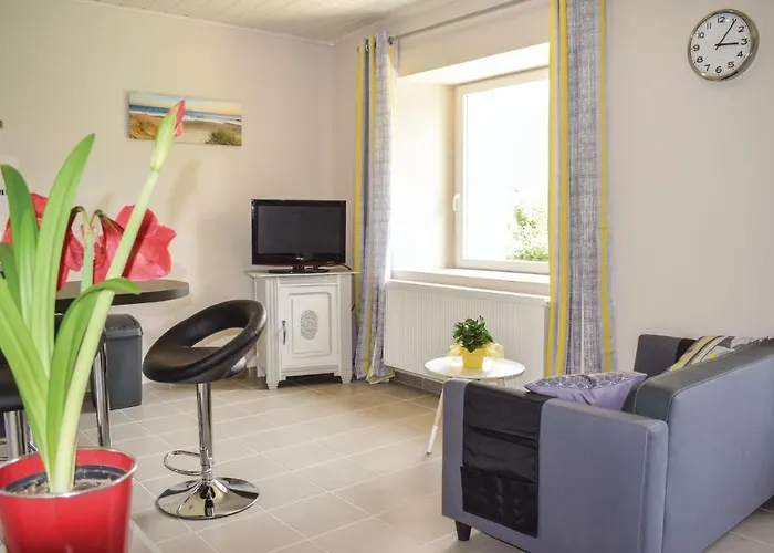 1 Bedroom Lovely Home In Goudelin