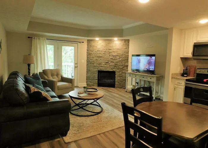 Hotel: Golfview Vacation Rentals At Golfview Resort