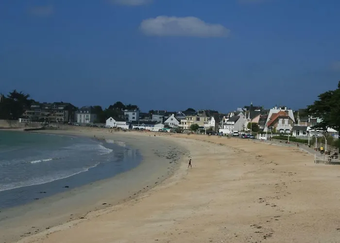 Appartement vue mer avec piscine intérieure