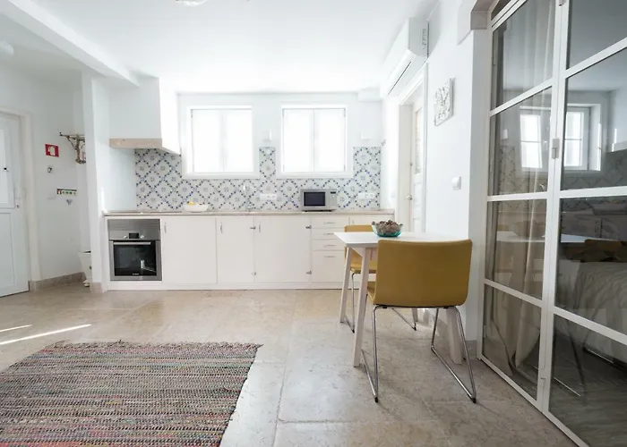 Almamater Lisbon Apartments