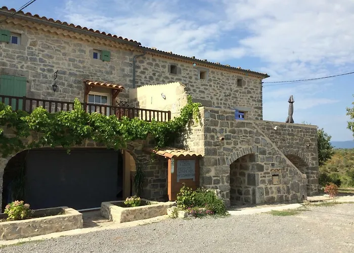 Mas de Guilhaumon côté hameau