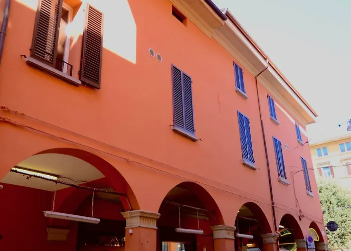 My Home in Bologna - La Rossa